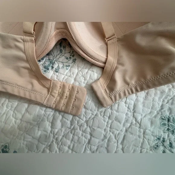 COPY - 2 Soma Stunning Support Bras - 38D - Picture 5 of 13